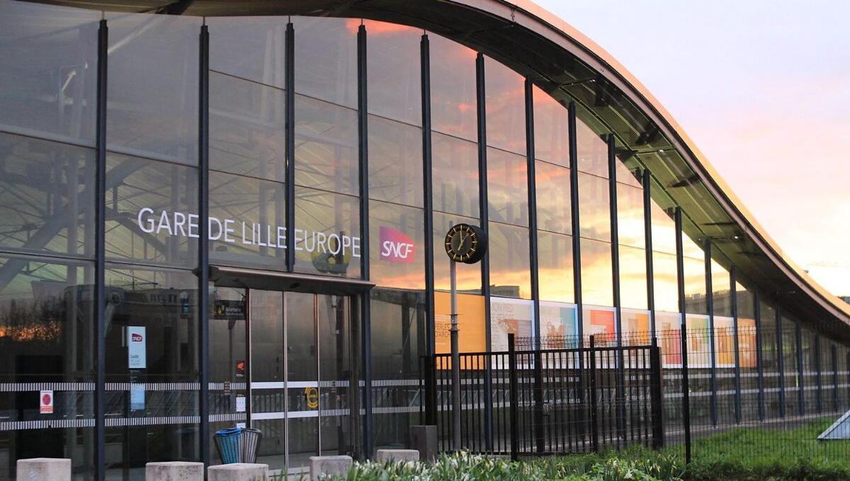 2-Bedroom Flat + Private Car Park. Lille Exterior photo